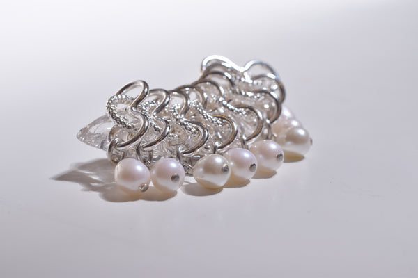 FRINGE PEARL BROOCH