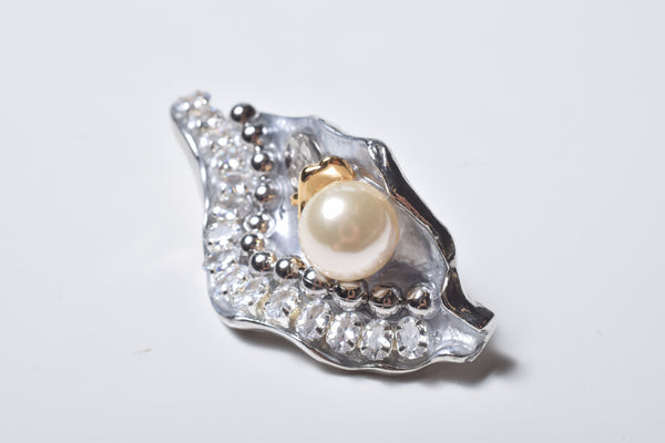 OYSTER PEARL BROCCH