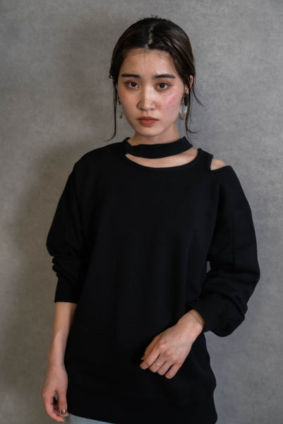 ASYMMETRY OPEN SHOULDER LONG SLEEVE URAKE PULLOVER