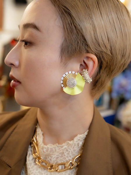 MODERN FLOWER EARRING/PIERCE