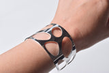 HOLLOW OVAL BANGLE