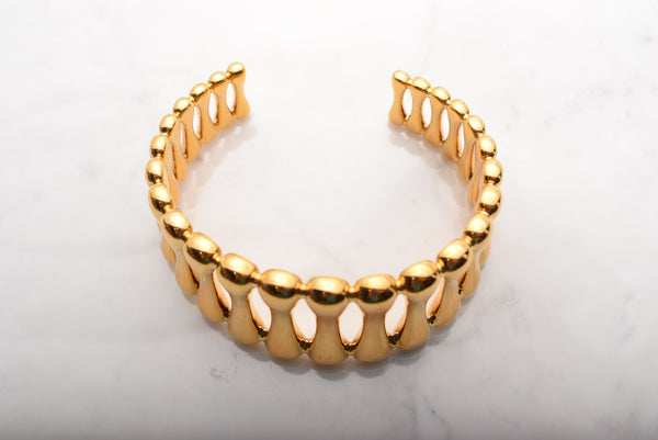 HOLLOW OUT BRACELET
