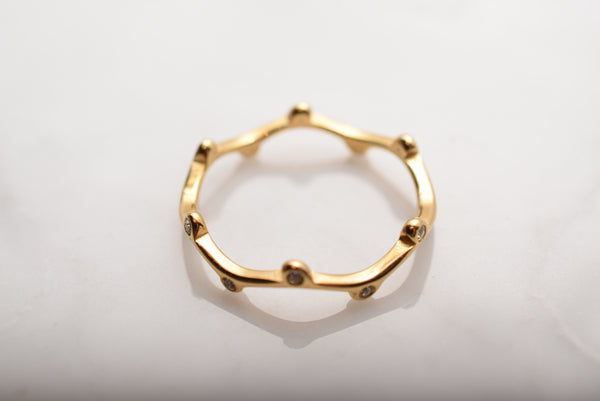 SLENDER WAVY RING