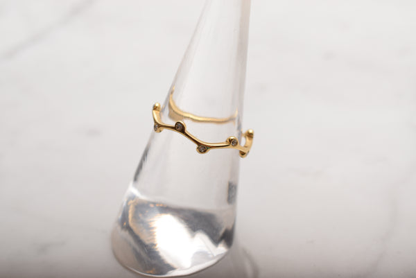 SLENDER WAVY RING