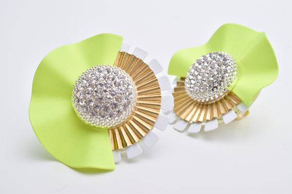 MODERN FLOWER EARRING/PIERCE