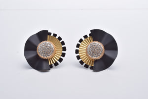 MODERN FLOWER EARRING/PIERCE