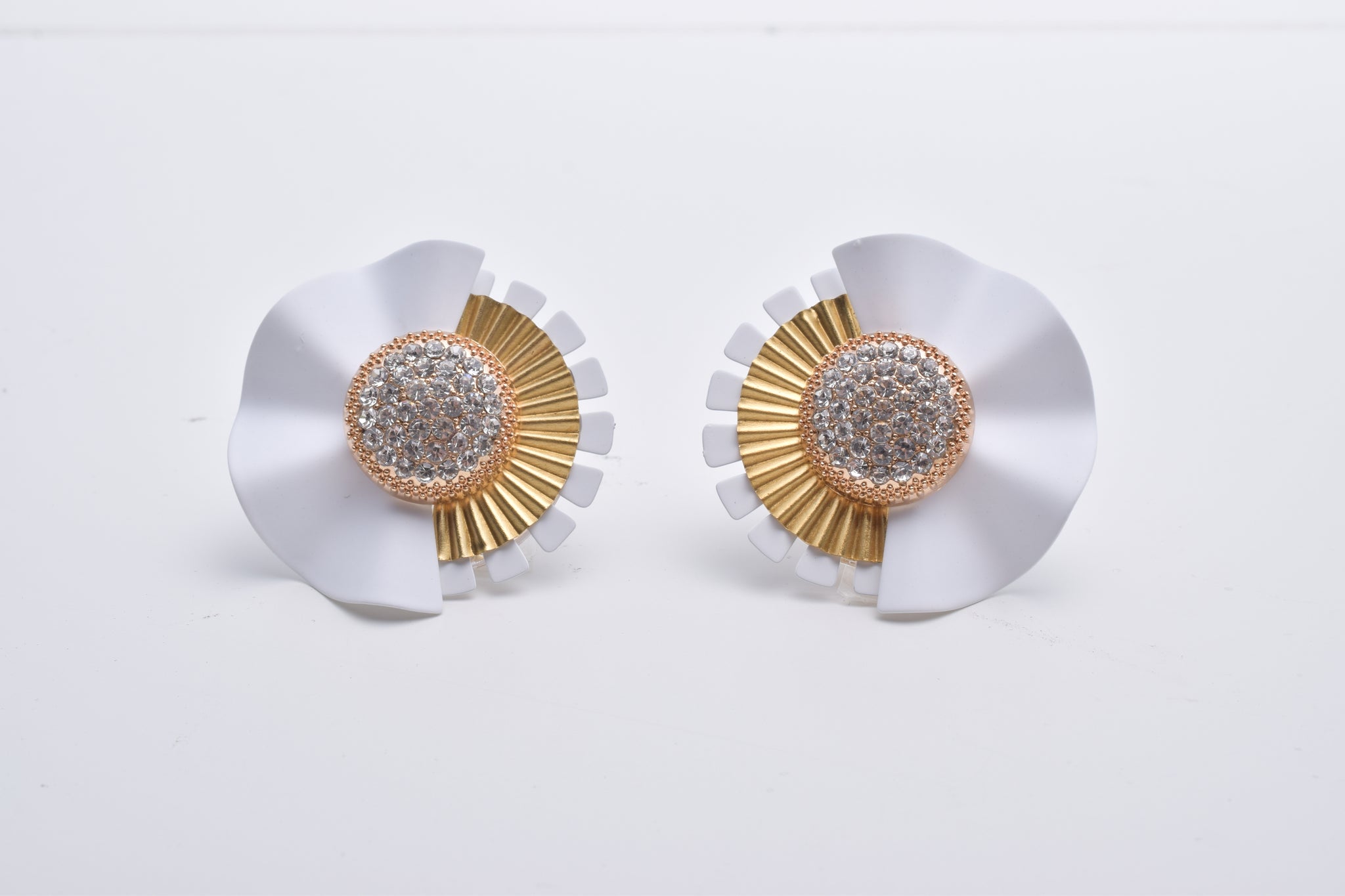 MODERN FLOWER EARRING – H U I