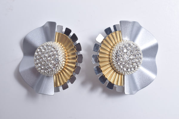 MODERN FLOWER EARRING/PIERCE