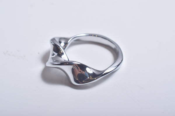 TWIST CURVED RING