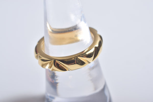 CONCAVE RING