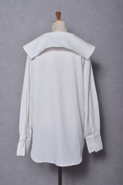 BIG COLLAR BLOUSE