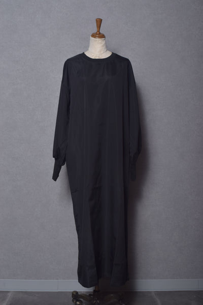 I LINE CREW NECK ONEPIECE