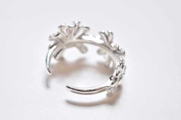 DAISY MOTIF EARCUFF