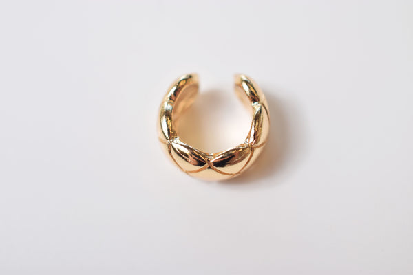 QUILTED GLOW EARCUFF
