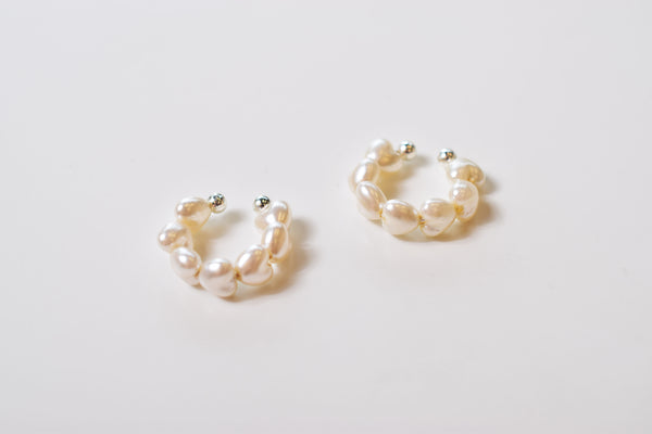 BAROQUE PEARL EARCUFF