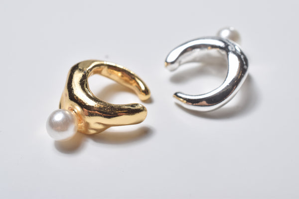 PEARL FLOW EARCUFF