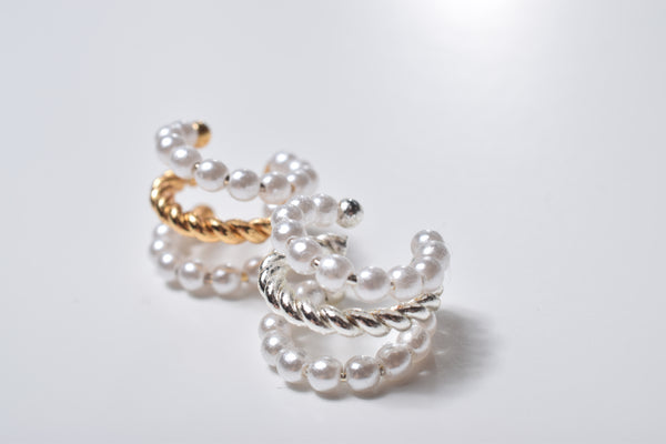 PEARL TWIST METAL EARCUFF