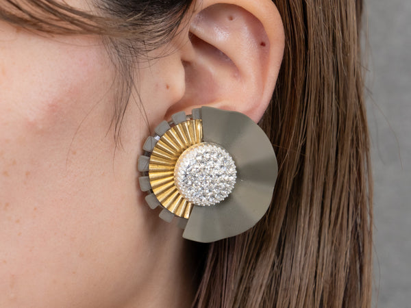 MODERN FLOWER EARRING/PIERCE