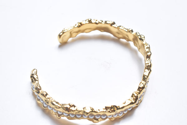 PEARL BEADS DEFORMATED BANGLE