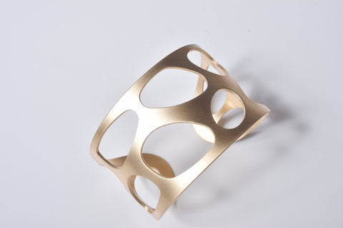 HOLLOW OVAL BANGLE