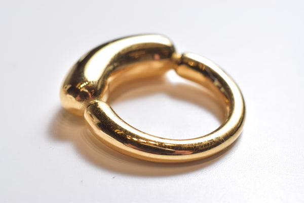 CURVED BAR RING