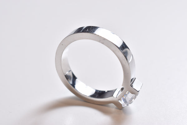 ZIRCONIA SOLITAIRE＆HALF PAVE RING