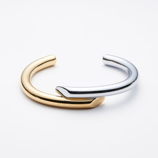 LINE DESIGN BANGLE