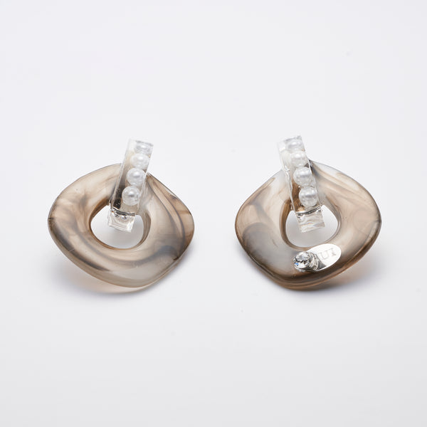 CLEAR PEARL EARRING/PIERCE