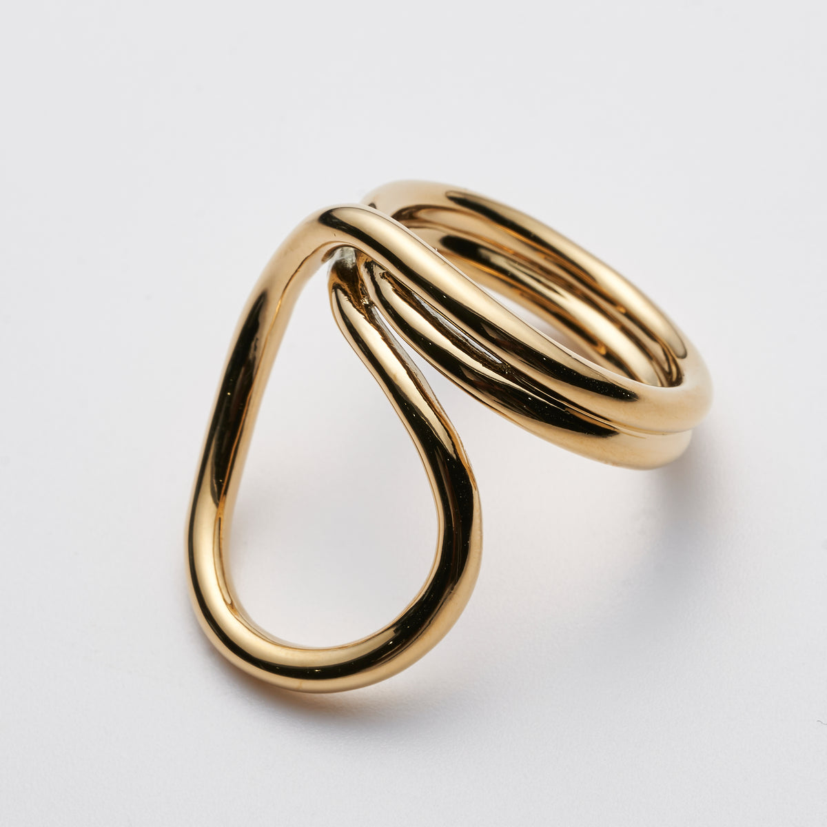 TWIST CIRCLE RING – H U I
