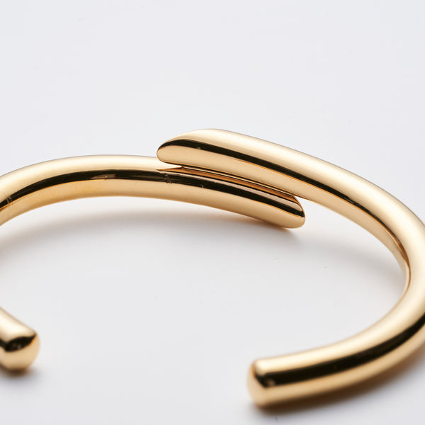 LINE DESIGN BANGLE