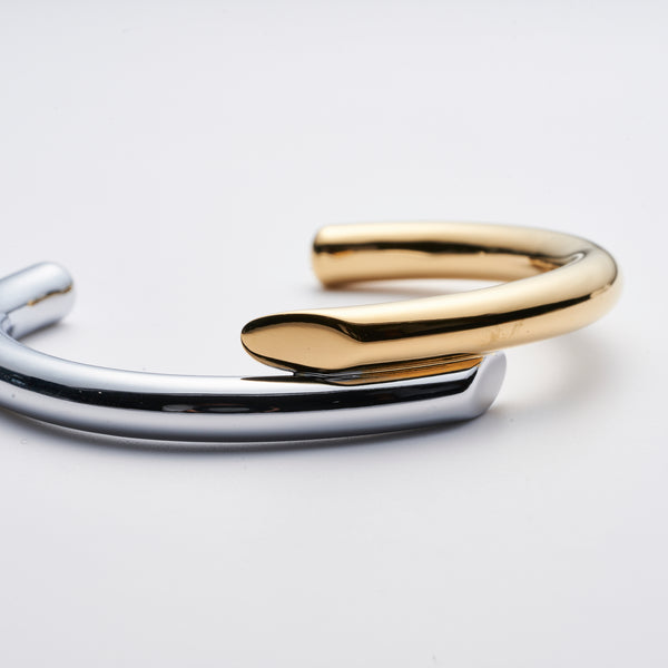 LINE DESIGN BANGLE
