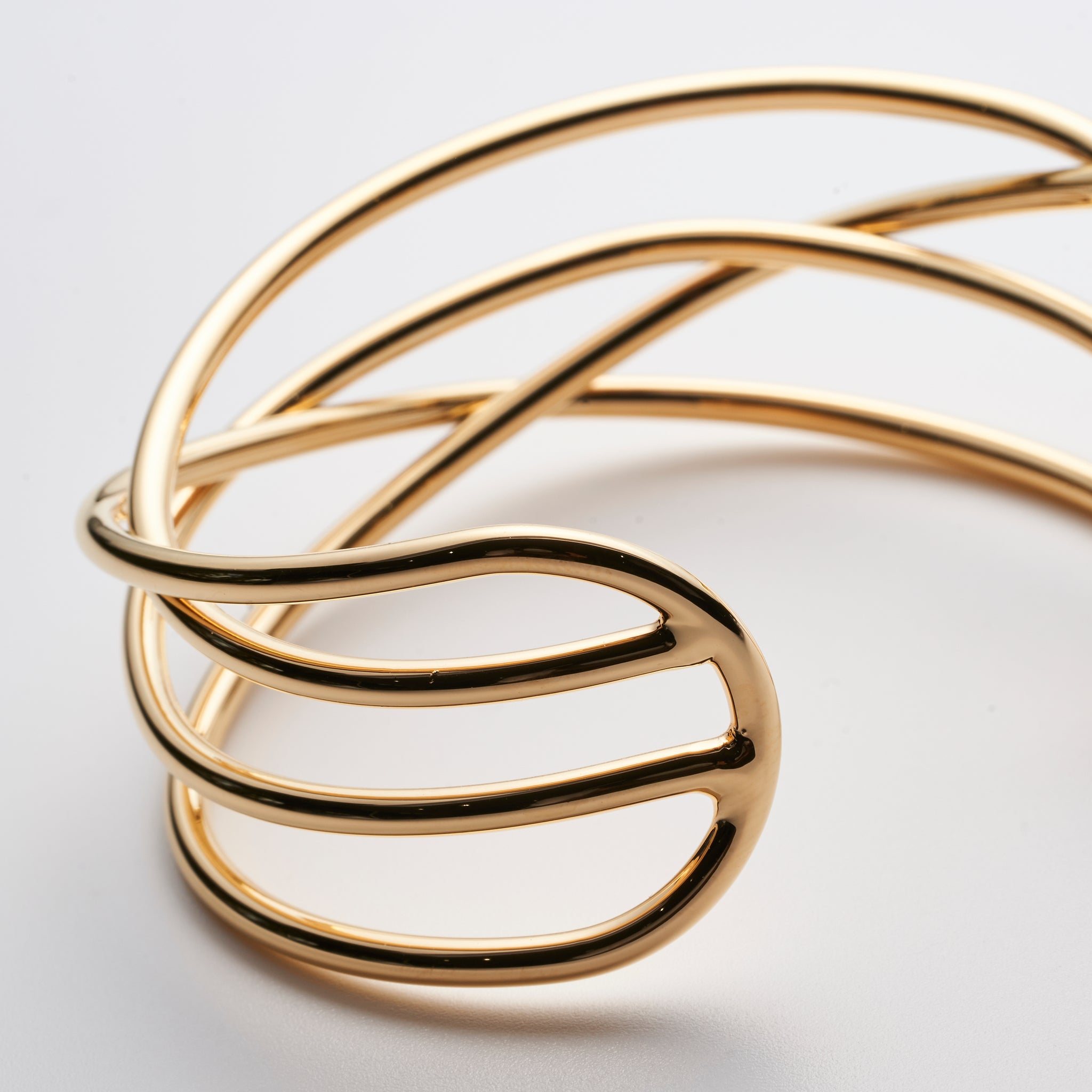 BRILLIANT WIRE BANGLE – H U I