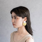 SHELL PEARL EARRING/PIERCE