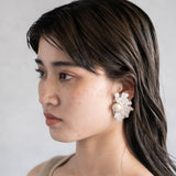 FLOWER PEARL EARRING/PIERCE