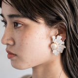 FLOWER PEARL EARRING/PIERCE