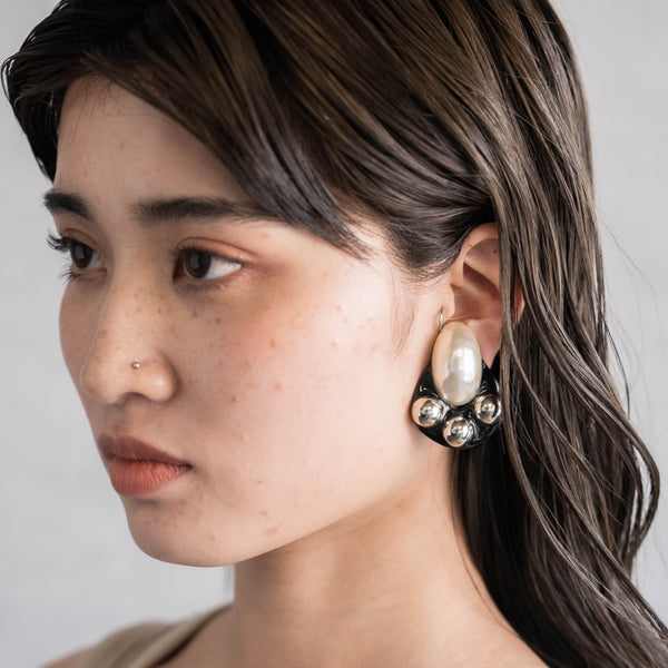 PEARL STUDS EARRING/PIERCE